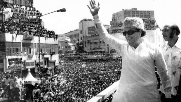 அள்ளிக் கொடுக்கும் வள்ளல் எம்.ஜி.ஆரின் நினைவு நாள் இன்று!