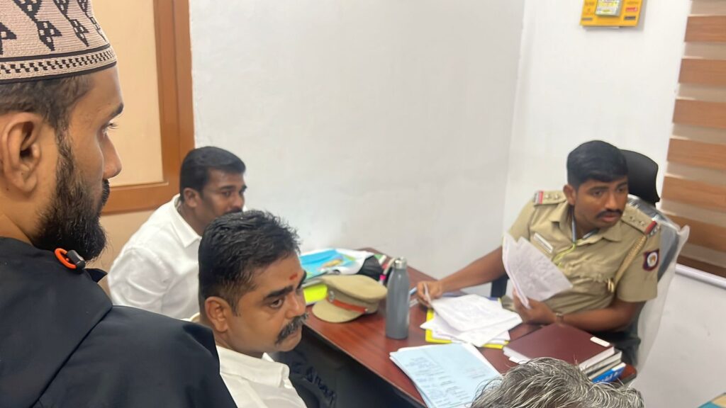 ஆவடி, அம்பத்தூர் பகுதிகளில் கடைகளில் ஷட்டரை உடைக்கும் கும்பலை பிடிக்க போலீசார் திணறல்…!