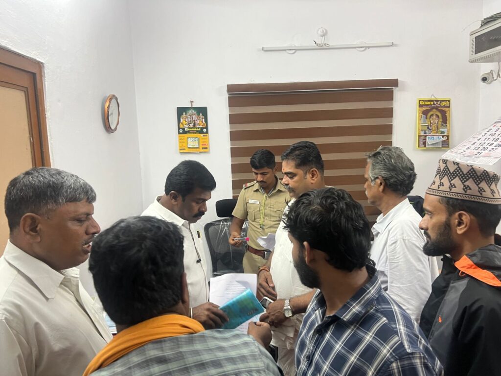 ஆவடி, அம்பத்தூர் பகுதிகளில் கடைகளில் ஷட்டரை உடைக்கும் கும்பலை பிடிக்க போலீசார் திணறல்…!