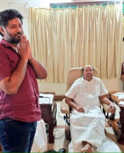 மகள் வழி பேரனுக்கு கட்சியில் பதவி : டாக்டர் ராமதாஸ் – அன்புமணி இடையே கடும் மோதல் பாமக உடைகிறதா?