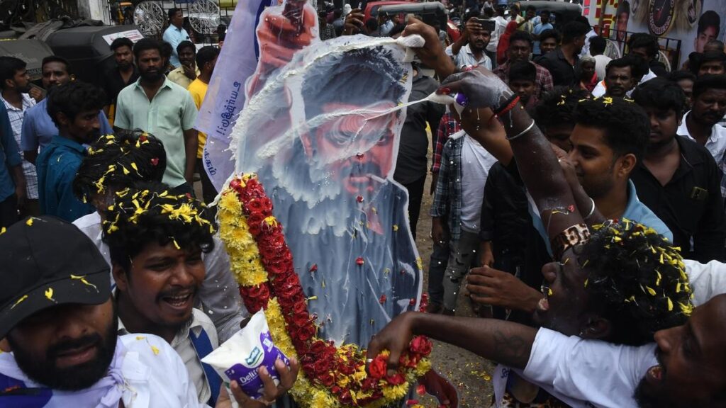 நடிகரின் பிம்பமாக மாறும் ரசிகன் .... நல்லதா? கெட்டதா?