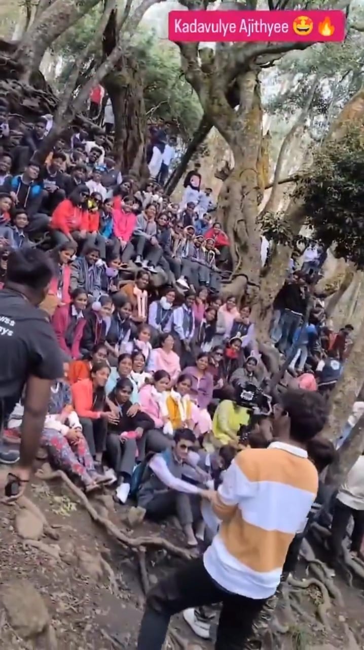 ஆட்டுமந்தைகளாக நடத்தப்படும் ரசிகர்கள்..... நடிகர் அஜித்துக்கு சல்யூட்!