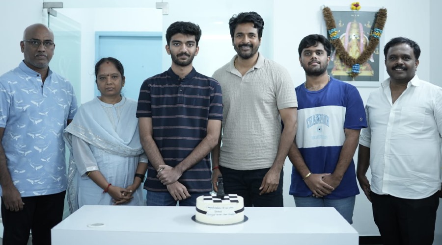 உலக செஸ் சாம்பியன் பட்டம் வென்ற குகேஷ்.... நேரில் அழைத்து பாராட்டிய சிவகார்த்திகேயன்!