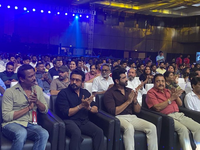 எனக்கு அவர்தான் தம் அடிக்க கற்றுக் கொடுத்தார்.... பாலா குறித்து பேசிய சூர்யா!