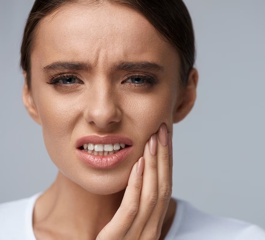 அடிக்கடி பல் வலி ஏற்படுகிறதா?.... உங்களுக்கான டிப்ஸ் இதோ!