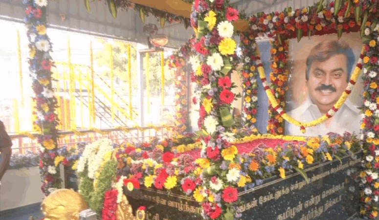கேப்டன் விஜயகாந்தின் முதலாம் ஆண்டு நினைவு தினம் இன்று!