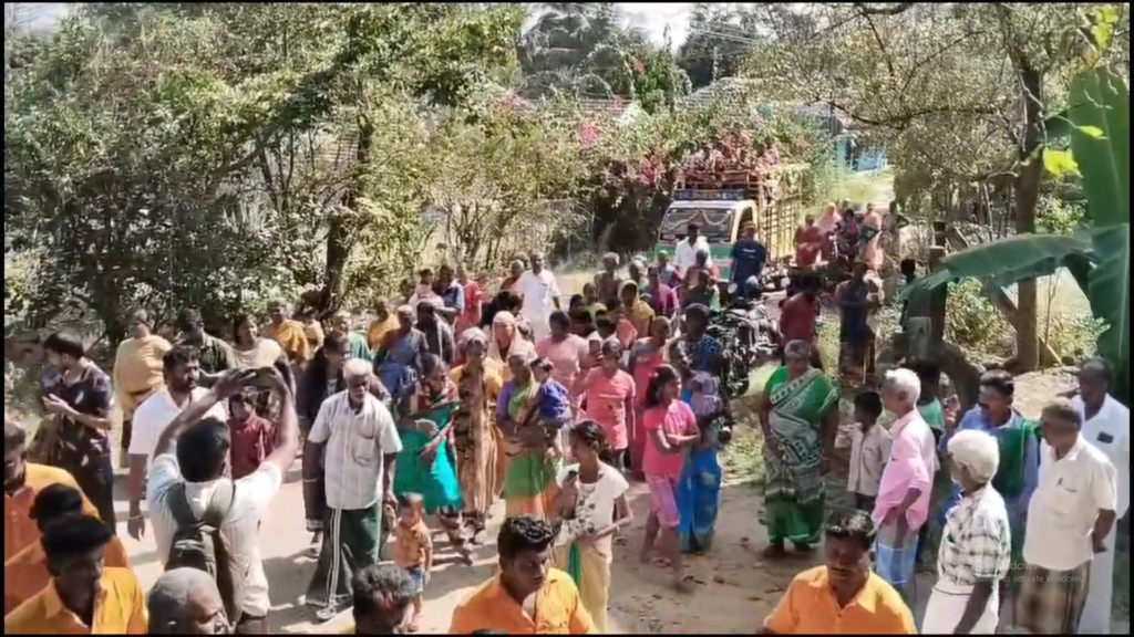 பொள்ளச்சி அரசு பள்ளி மாணவர்கள் சாதனை – ஊர்மக்கள் உற்சாக வரவேற்பு!