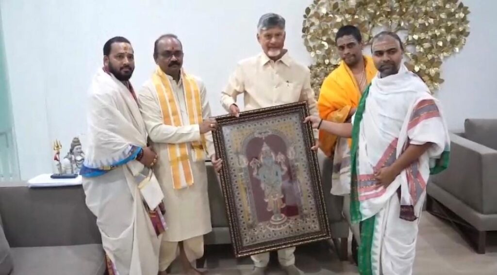 திருப்பதி பக்தர்களுக்கான புதிய திட்டங்கள் - சந்திரபாபு நாயுடுவுக்கு ஷியாமலா ராவ் விளக்கம்