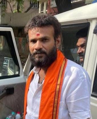 சென்னையில் வீட்டு வாசலில் நின்ற பெண் வழக்கறிஞரிடம் ஈசிஆர் போகிறேன் வரியா விஷம பேச்சு! இந்து மக்கள் அமைப்பின் மாநில துணைத்தலைவர் கைது!