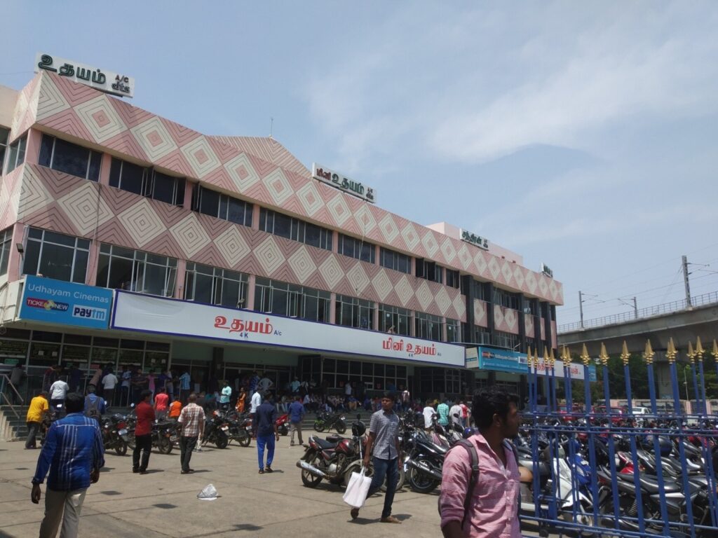 உதயம் திரையரங்கம் இடிக்கும் பணி திங்கள்கிழமை ஆரம்பம்!