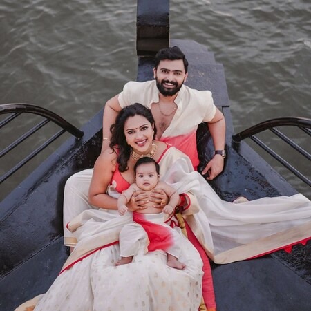 மகனுடன் எடுத்துக்கொண்ட க்யூட்டான புகைப்படங்களை பகிர்ந்த அமலாபால்!