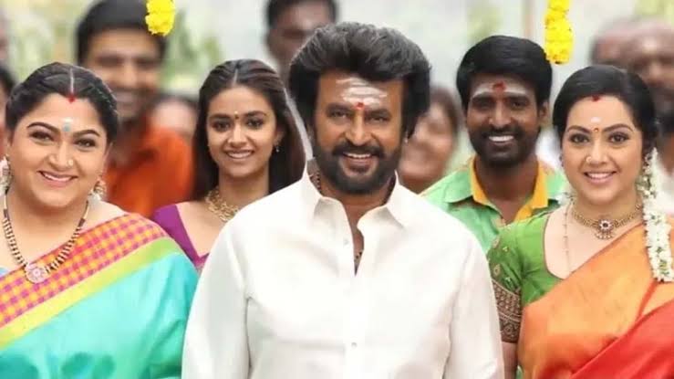 ரஜினியின் அந்த படத்தில் நடித்திருக்கவே கூடாது..... நடிகை குஷ்பூ வருத்தம்!