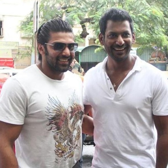 வைரஸ் காய்ச்சலால் பாதிக்கப்பட்ட விஷால்.... மும்பையில் இருந்து ஓடோடி வந்த ஆர்யா!