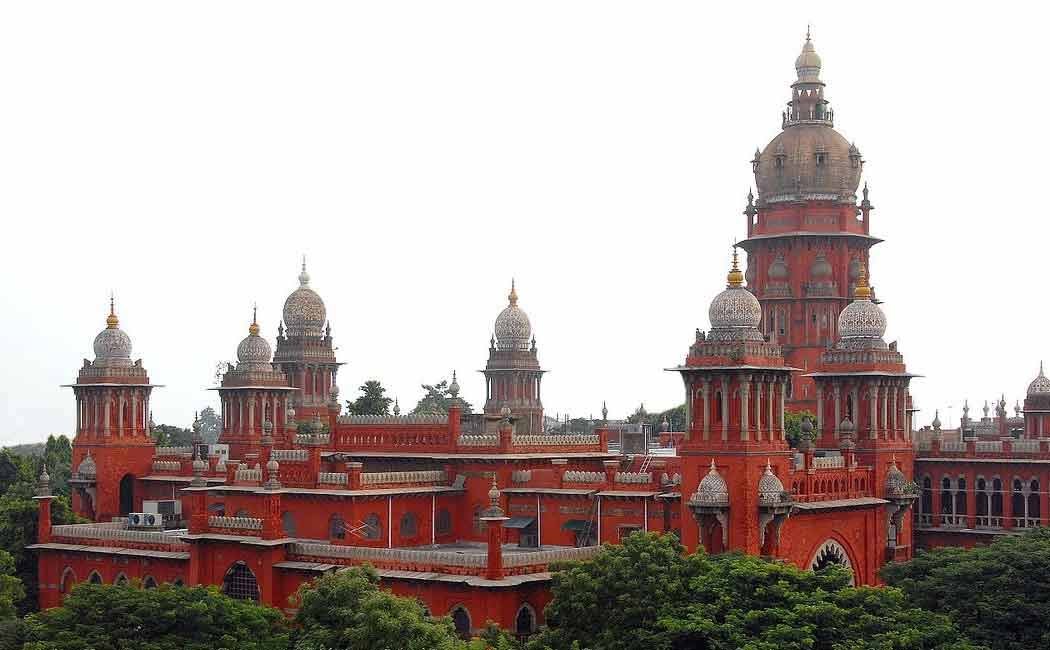 திருவள்ளூரில் சட்டவிரோதமாக மணல் அள்ளுவதை தடுத்து நடவடிக்கை எடுக்க - சென்னை உயர் நீதிமன்றம் உத்தரவு   