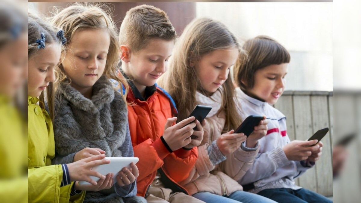 குழந்தைகள் செல்போன் பார்க்க எவ்வளவு நேரம் அனுமதிக்கலாம்?