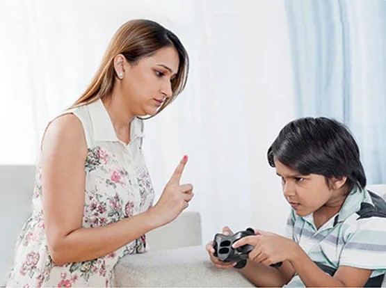 குழந்தைகள் செல்போன் பார்க்க எவ்வளவு நேரம் அனுமதிக்கலாம்?