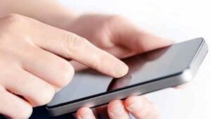 புதுச்சேரியில் செல்போனை சர்வீஸ் செய்ய கொடுத்த பெண்ணின் அந்தரங்க படங்கள் திருட்டு