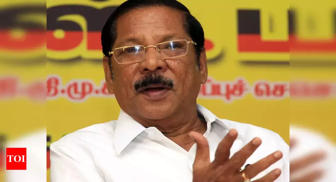 சட்டமன்றம் வரமாட்டோம் என வீட்டிலிருந்தே விடுமுறை கடிதம் கொடுத்தாலே எங்கள் முதல்வா் ஒப்புக்கொல்வார் - கனிமொழி எம்.பி