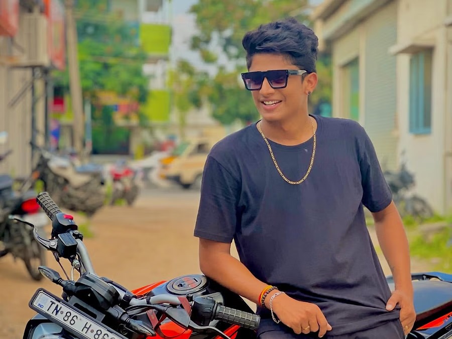 பிரபல யூடியூபர் ராகுல் டிக்கி பைக் விபத்தில் மரணம்!