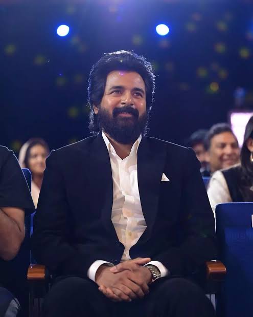 பாலிவுட்டில் அறிமுகமாகும் சிவகார்த்திகேயன்..... அவரே கொடுத்த அப்டேட்!