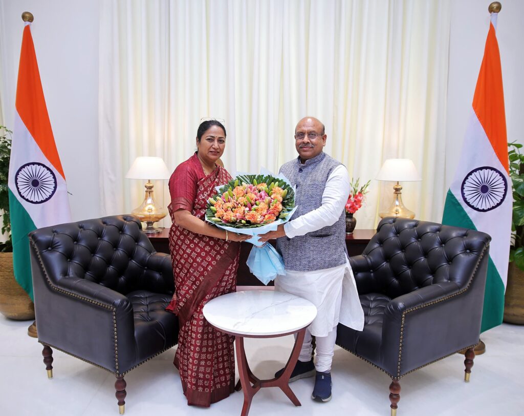 டெல்லி சட்டபேரவை சபாநாயகராக விஜேந்திர குப்தா பதவியேற்பு!