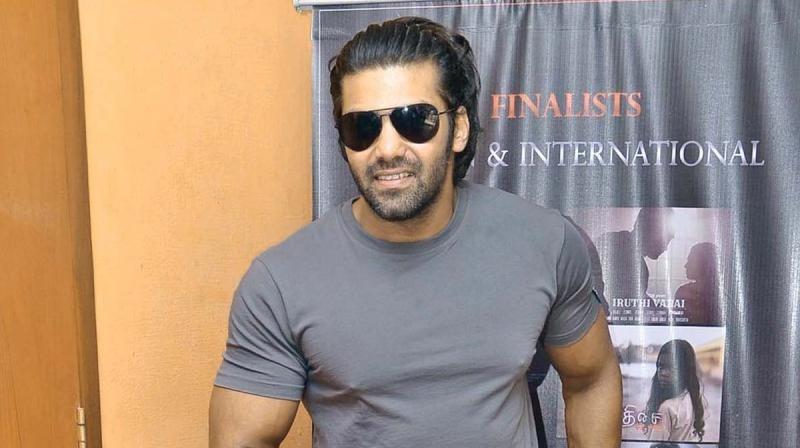 மலையாள பிளாக்பஸ்டர் பட இயக்குனருடன் கைகோர்க்கும் ஆர்யா.... வெளியான புதிய தகவல்!