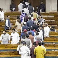 “கும்பமேளா விபத்து குறித்து நாடாளுமன்றத்தில் விவாதம்….  எதிர்க்கட்சி எம்.பி-க்கள் வெளிநடப்பு!!