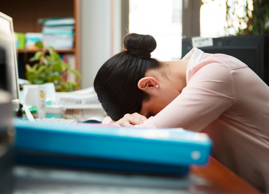 தினமும் இந்த மாதிரி தூங்கினால் மாரடைப்பு ஏற்படுமாம்!