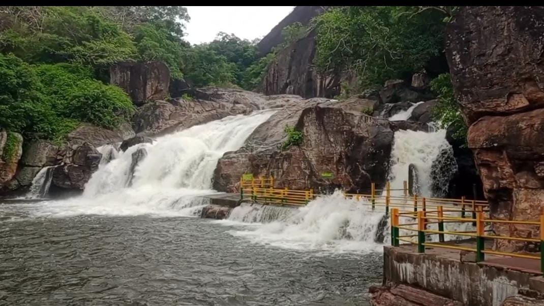 manimuthar falls