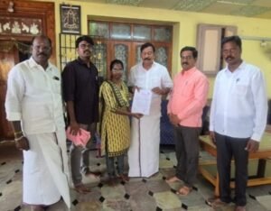 பொன்னேரியில் குரூப் 4 தேர்வில் மாணவி சாதனை கும்மிடிப்பூண்டி எம்.எல்.ஏ பாராட்டு