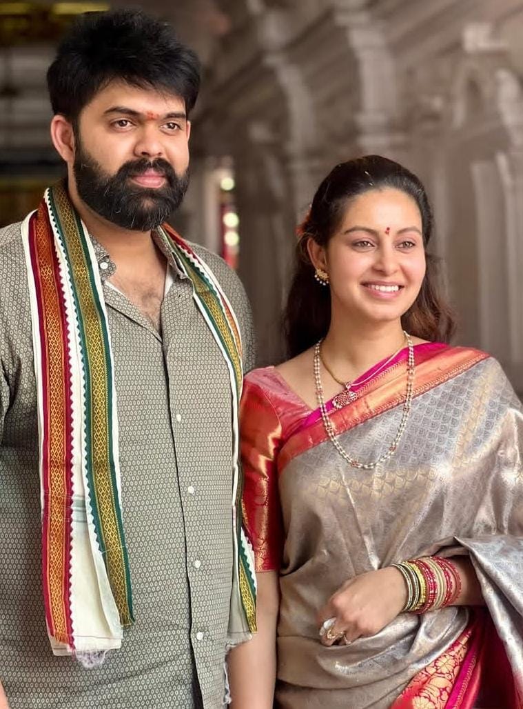 ஜோடி பொருத்தம் சூப்பர்.... வருங்கால கணவரின் புகைப்படத்தை பகிர்ந்த பிரபல நடிகை!