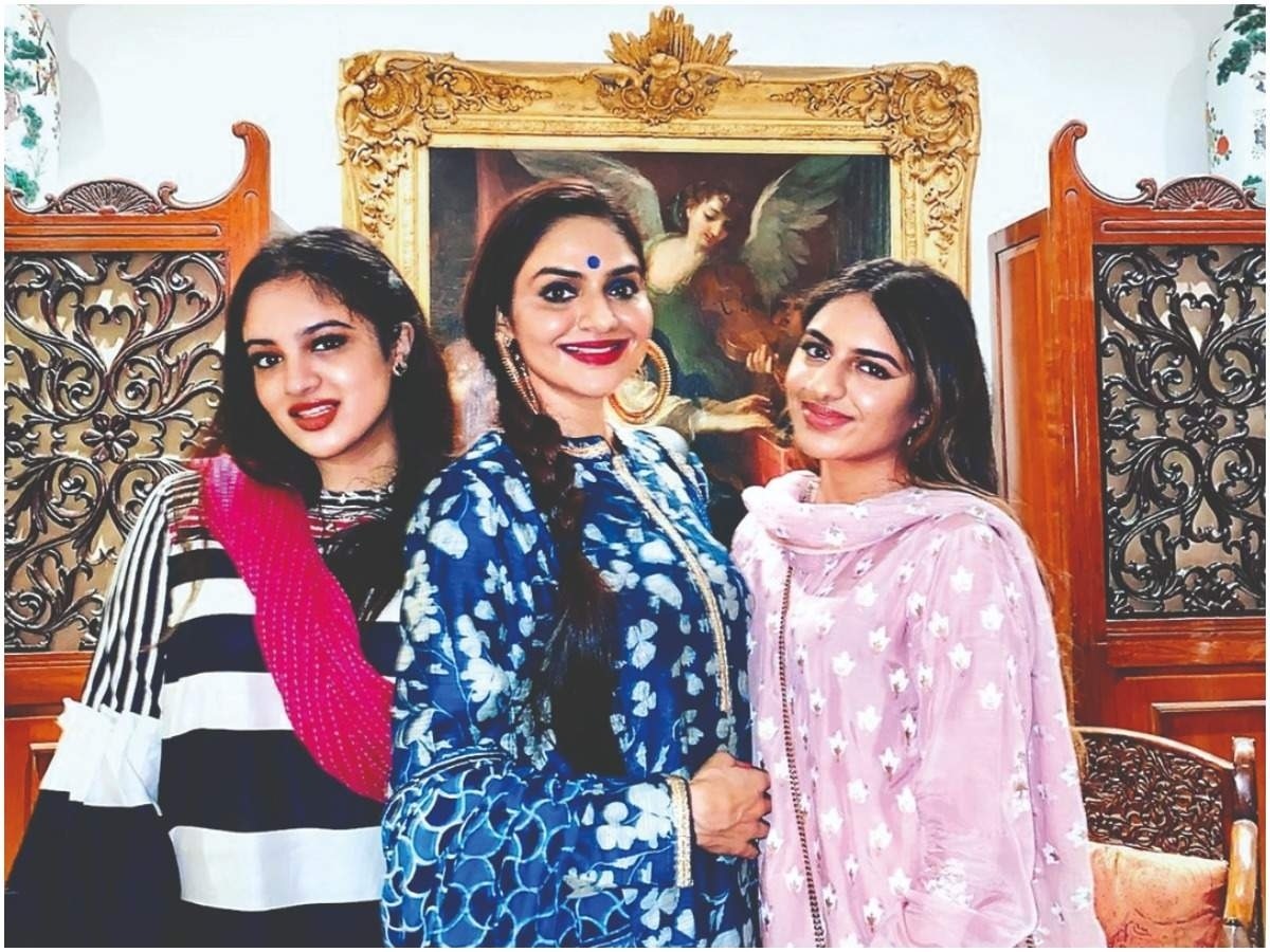 அவங்க ஒரு வார்த்தை சொன்னா நடிப்பதையே நிறுத்திடுவேன்.... மணிரத்னம் பட நடிகை பேட்டி!