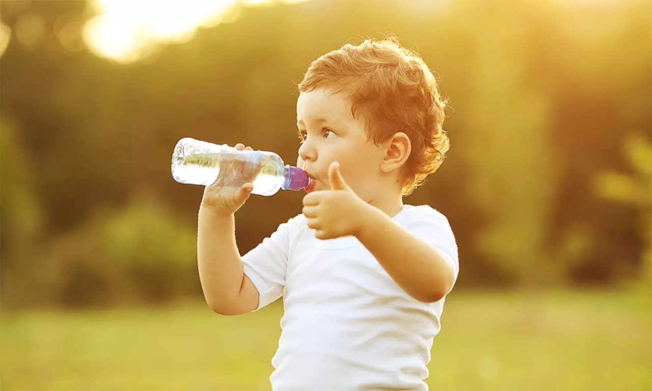 வெயில் காலத்தில் குழந்தைகளை பராமரிக்க சிறந்த வழிகள்!