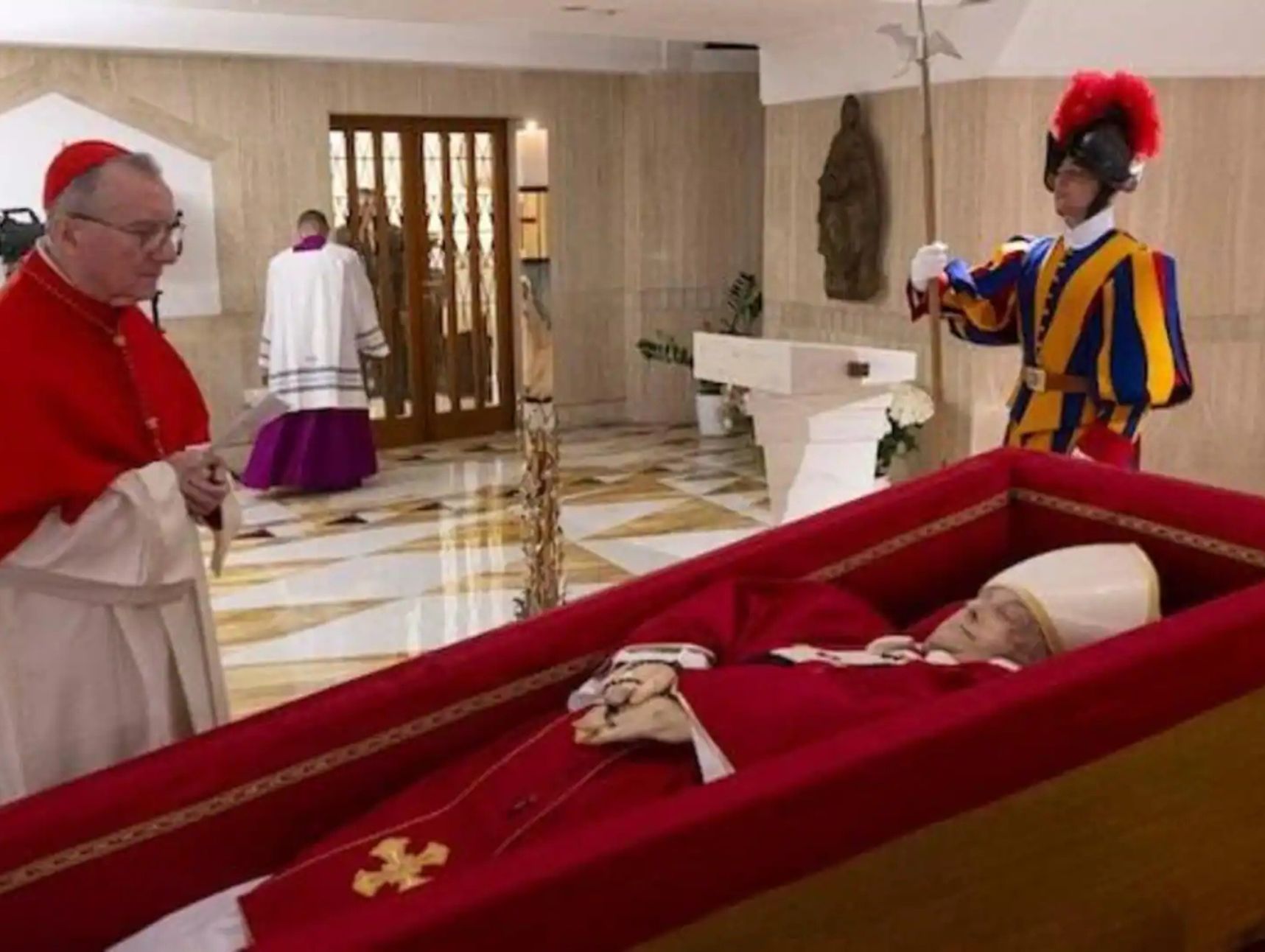 கத்தோலிக்கச் திருச்சபையினை வழிநடத்தி முன்னெடுத்தவர் திருத்தந்தை போப் - முதல்வர்