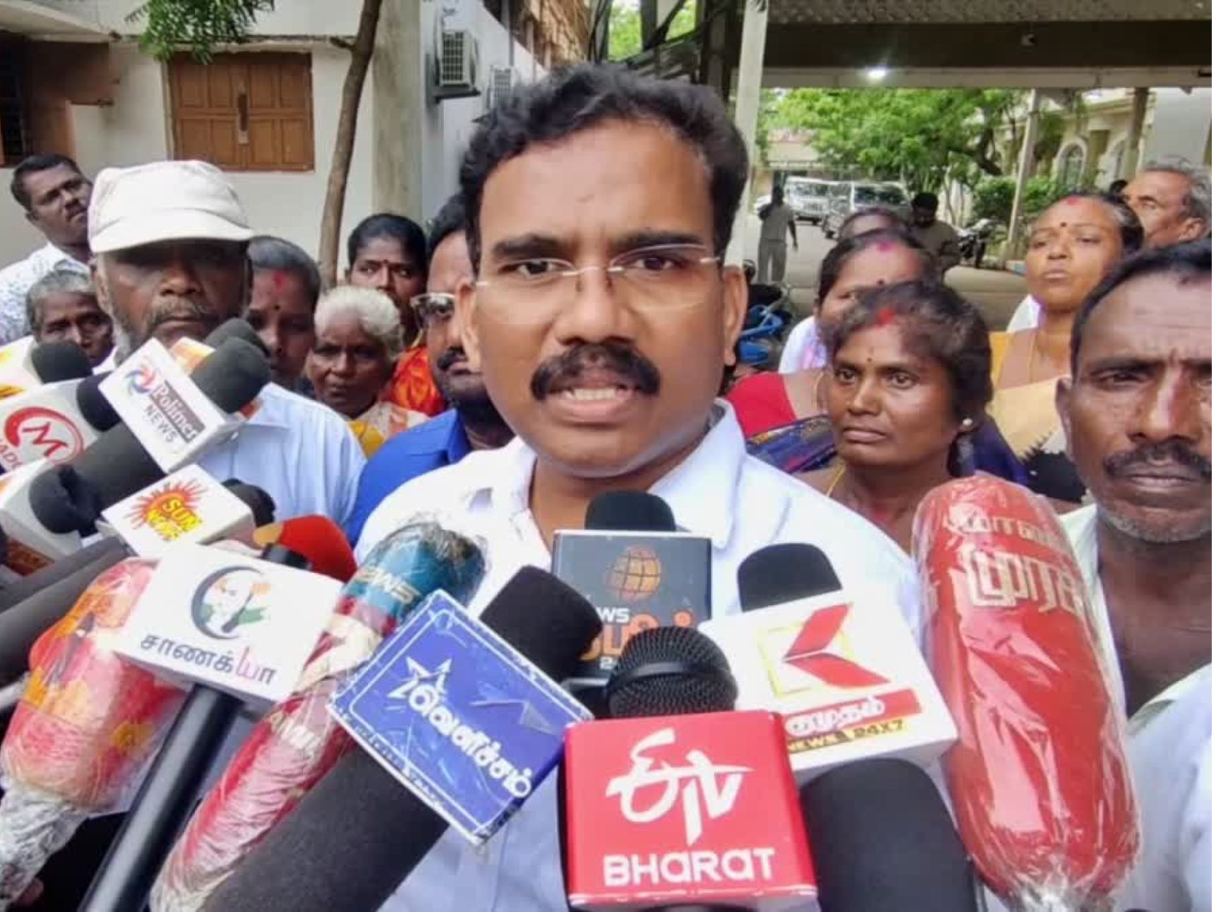 "திருச்சி துப்பாக்கி தொழிற்சாலையில் அதிகரிக்கும் தீண்டாமை வன்கொடுமை" - இளமுருகு முத்து குற்றச்சாட்டு