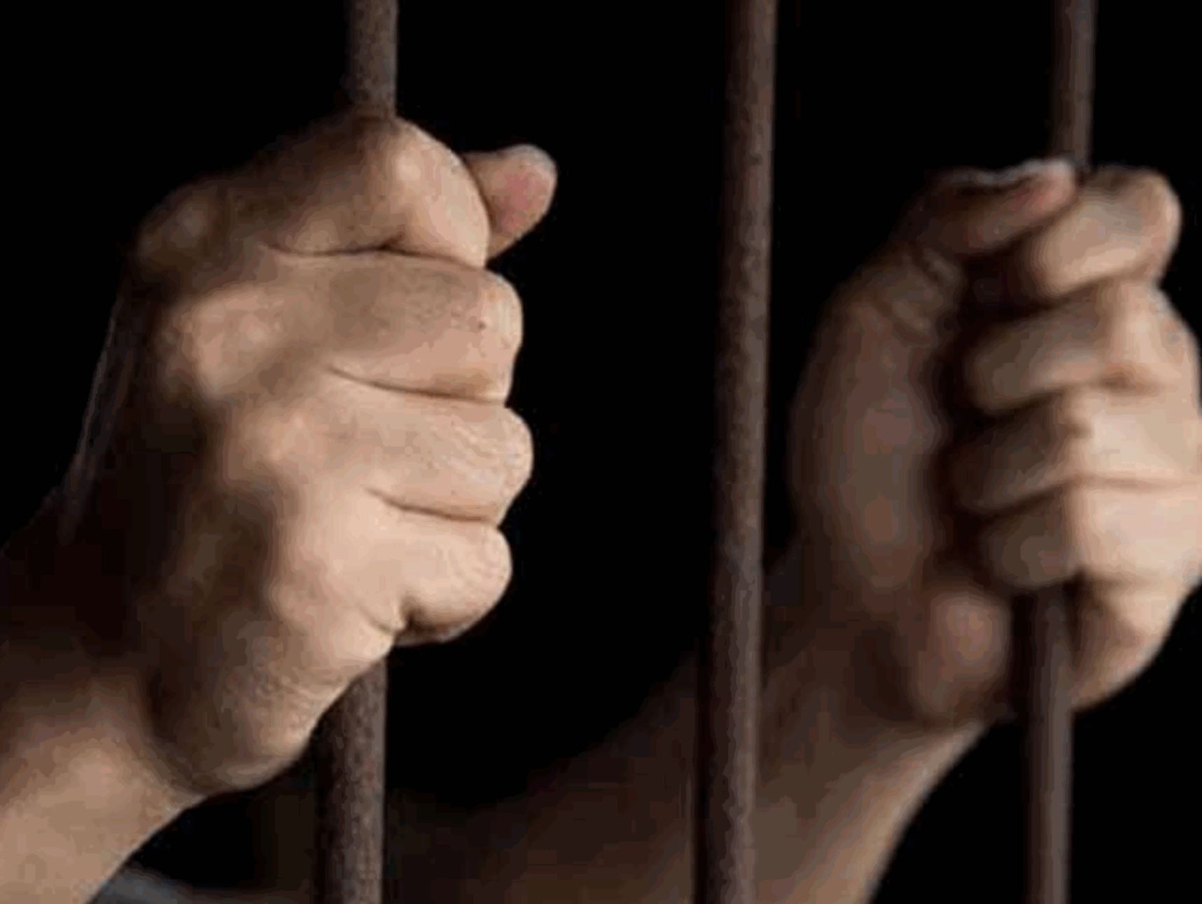 தலையணையால் அழுத்தி கொன்ற வழக்கு - 2 பேருக்கு ஆயுள் தண்டனை