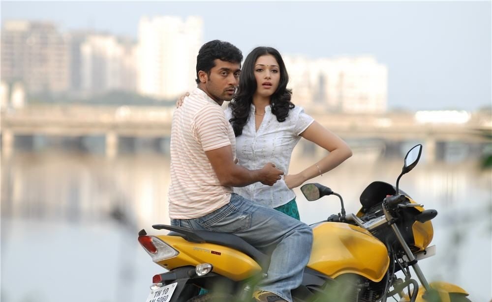 கோலிவுட்டின் G.O.A.T படங்களில் ஒன்று.... எத்தனை முறை பார்த்தாலும் சலிக்காத சூர்யாவின் சூப்பர் ஹிட் படம்!