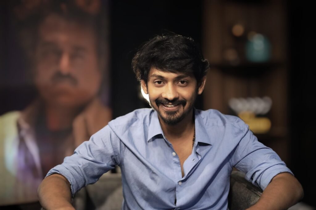 ஹீரோவாக அறிமுகமாகும் கவின் பட இயக்குனர்.... விரைவில் வெளியாகும் அறிவிப்பு!