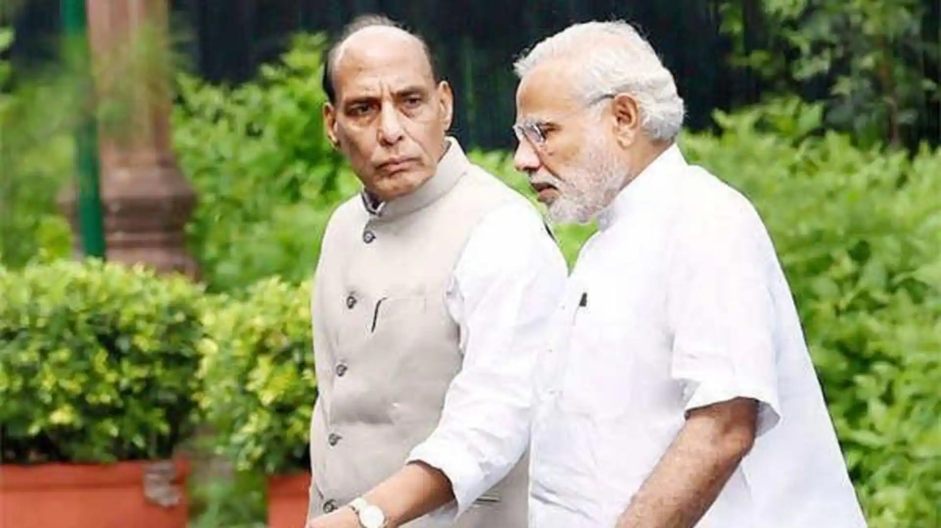 பாதுகாப்புத்துறை அமைச்சருடன் பிரதமர் ஆலோசனை!