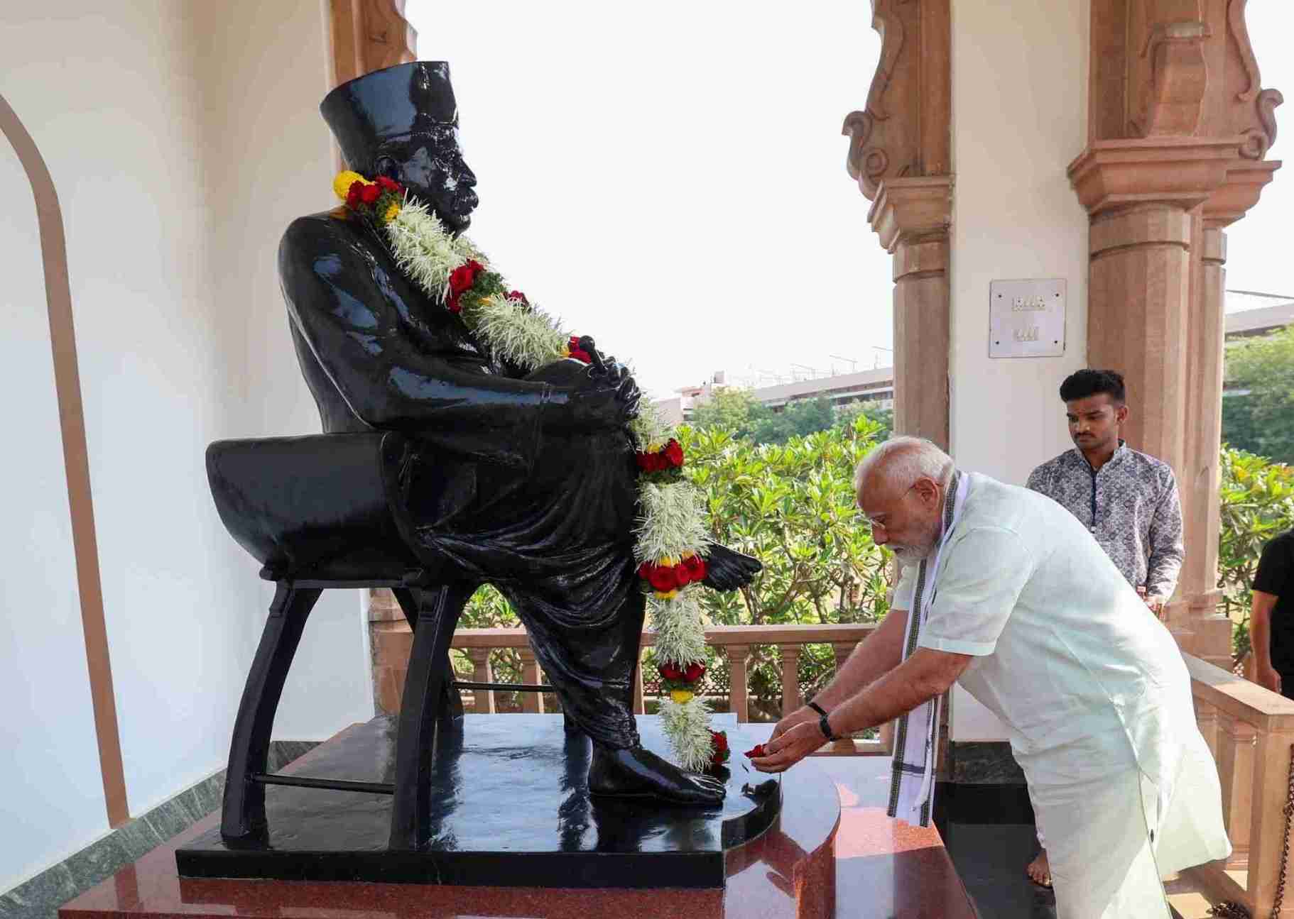 ஆர்எஸ்எஸ் :‘இந்தியாவின் அழியாத கலாசாரத்தின் ஆலமரம்’- பிரதமர் மோடி புகழாரம்