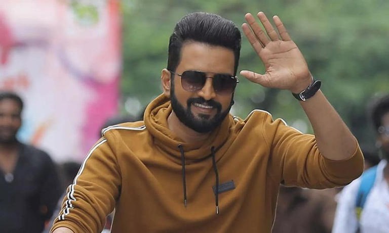 ரஜினிக்காக மீண்டும் காமெடி ரூட்டுக்கு திரும்பும் சந்தானம்!