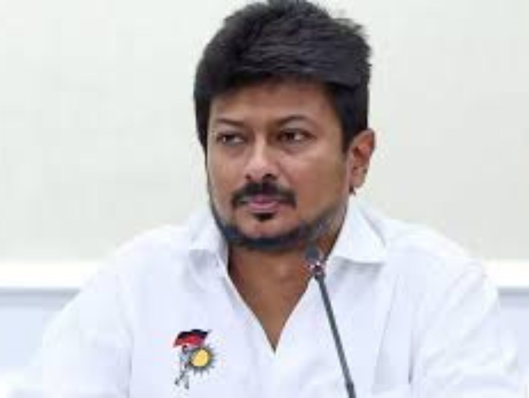 மாணவர்களை மீட்க அரசு நிச்சயமாக  நடவடிக்கை எடுக்கும்- துணை முதல்வர் பேட்டி