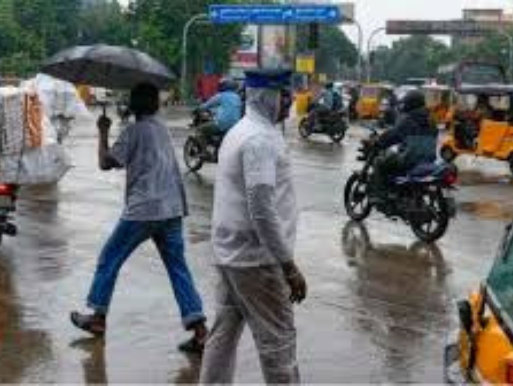 
தமிழ் நாட்டில் பல்வேறு இடங்களில் மிதமான மழை… உற்சாகத்தில் மக்கள்…
