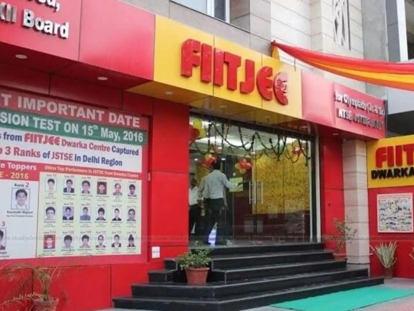 FIITJEE பயிற்சி மைய தலைவர் மீது குற்றப்பிரிவு வழக்குப்பதிவு