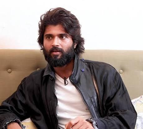 பழங்குடியின மக்கள் குறித்த அவதூறு பேச்சு.... விளக்கம் அளித்த விஜய் தேவரகொண்டா!