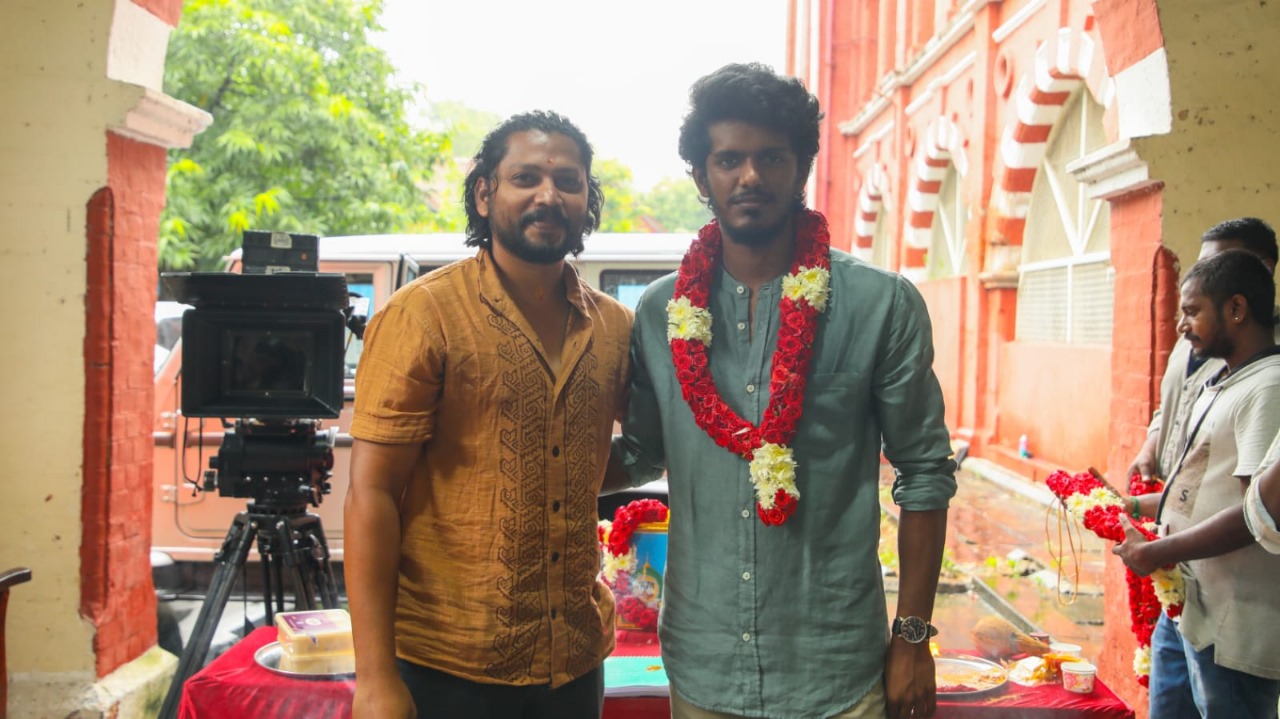 KPY பாலா ஹீரோவாக நடிக்கும் புதிய படத்தின் பூஜை புகைப்படங்கள் வைரல்!