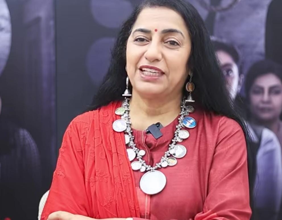 சிம்புவை பார்க்கும் போது கமல் மாதிரி இருக்கு.... நடிகை சுஹாசினி பேட்டி!