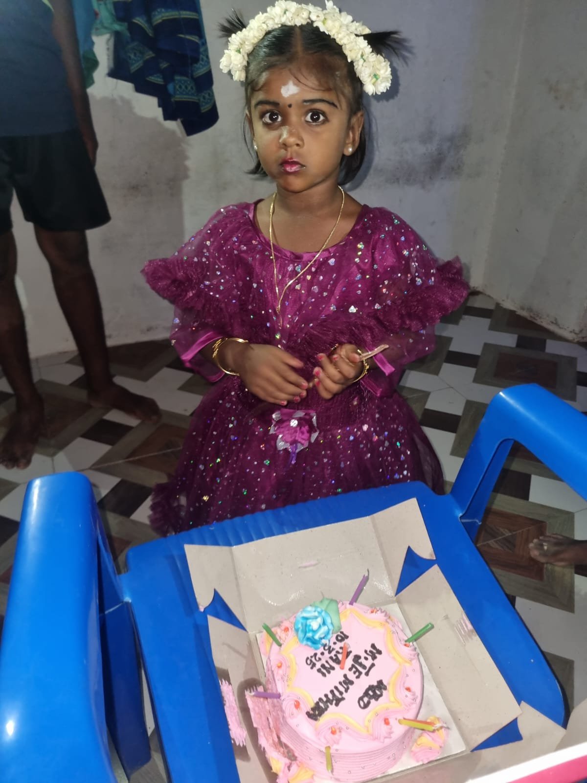 ஆளங்குளம் அருகே மின்கம்பம் சாய்ந்ததில்  5 வயது குழந்தை உயிரிழப்பு!