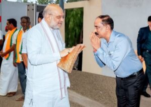 ரியல் புஷ்பா கைது! அதிர்ச்சியில் அரசியல் பிரமுகா்கள்!