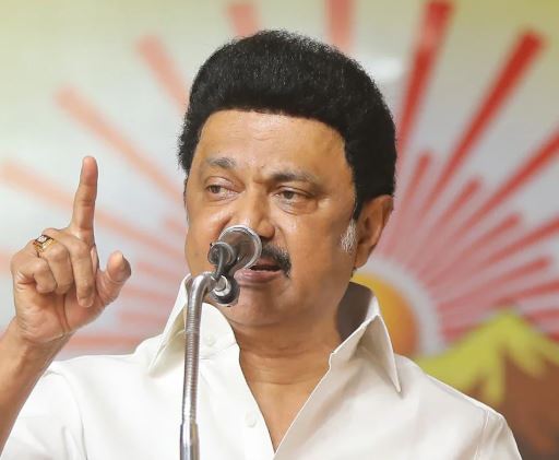 பாஜகவுக்கு பயந்து இரட்டை வேடம் போடுகிறார் பழனிசாமி – முதல்வர் மு.க.ஸ்டாலின்..